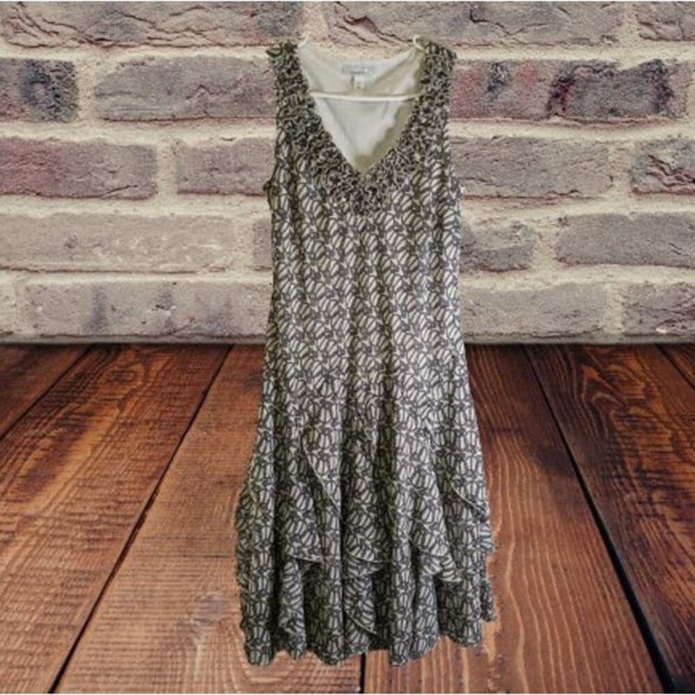 Dressbarn 6 sleeveless lined polyester layered look ruffle flowy dress.